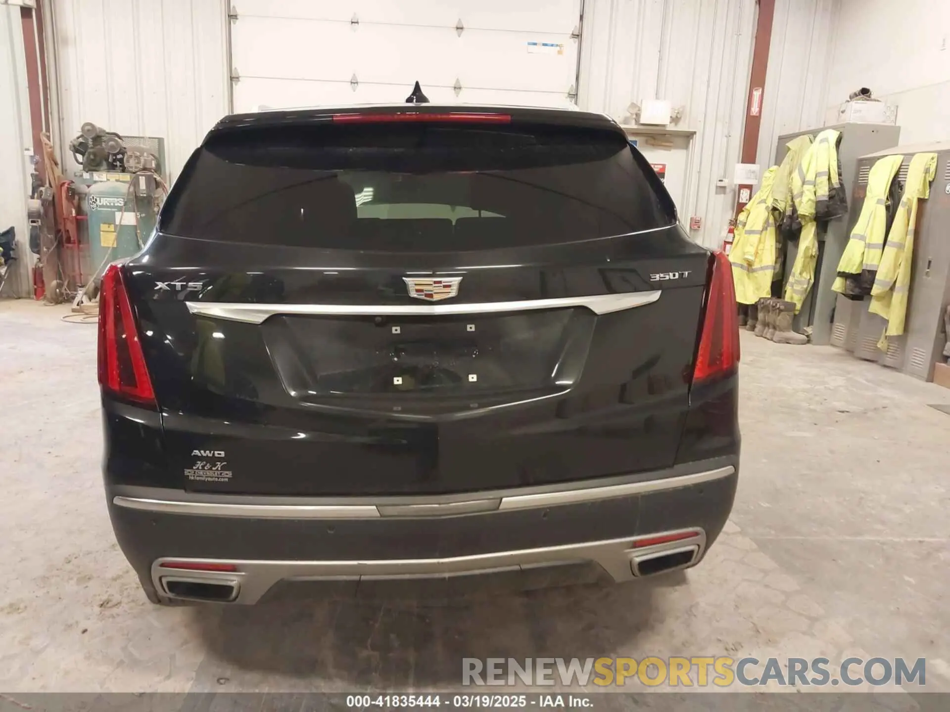 16 Photograph of a damaged car 1GYKNDR41MZ129884 CADILLAC XT5 2021