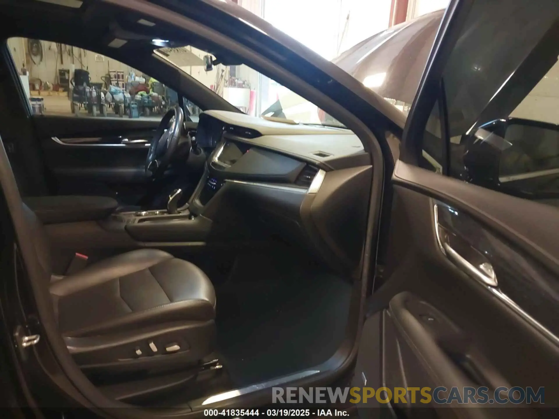 5 Photograph of a damaged car 1GYKNDR41MZ129884 CADILLAC XT5 2021