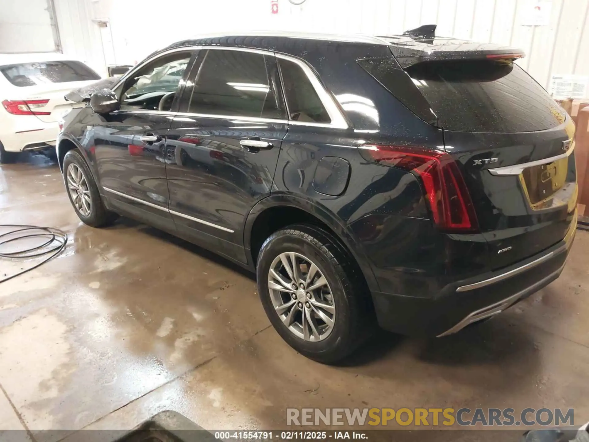 3 Photograph of a damaged car 1GYKNDR41MZ156521 CADILLAC XT5 2021