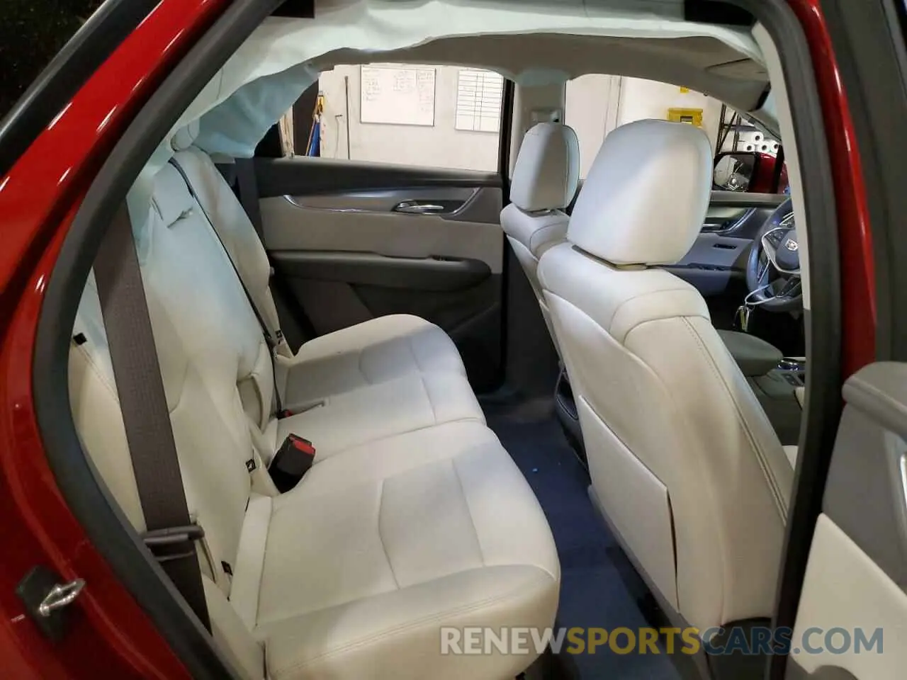 11 Photograph of a damaged car 1GYKNDR46MZ121487 CADILLAC XT5 2021