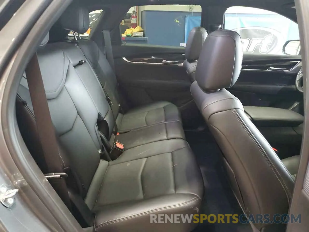 11 Photograph of a damaged car 1GYKNDRS0MZ154578 CADILLAC XT5 2021