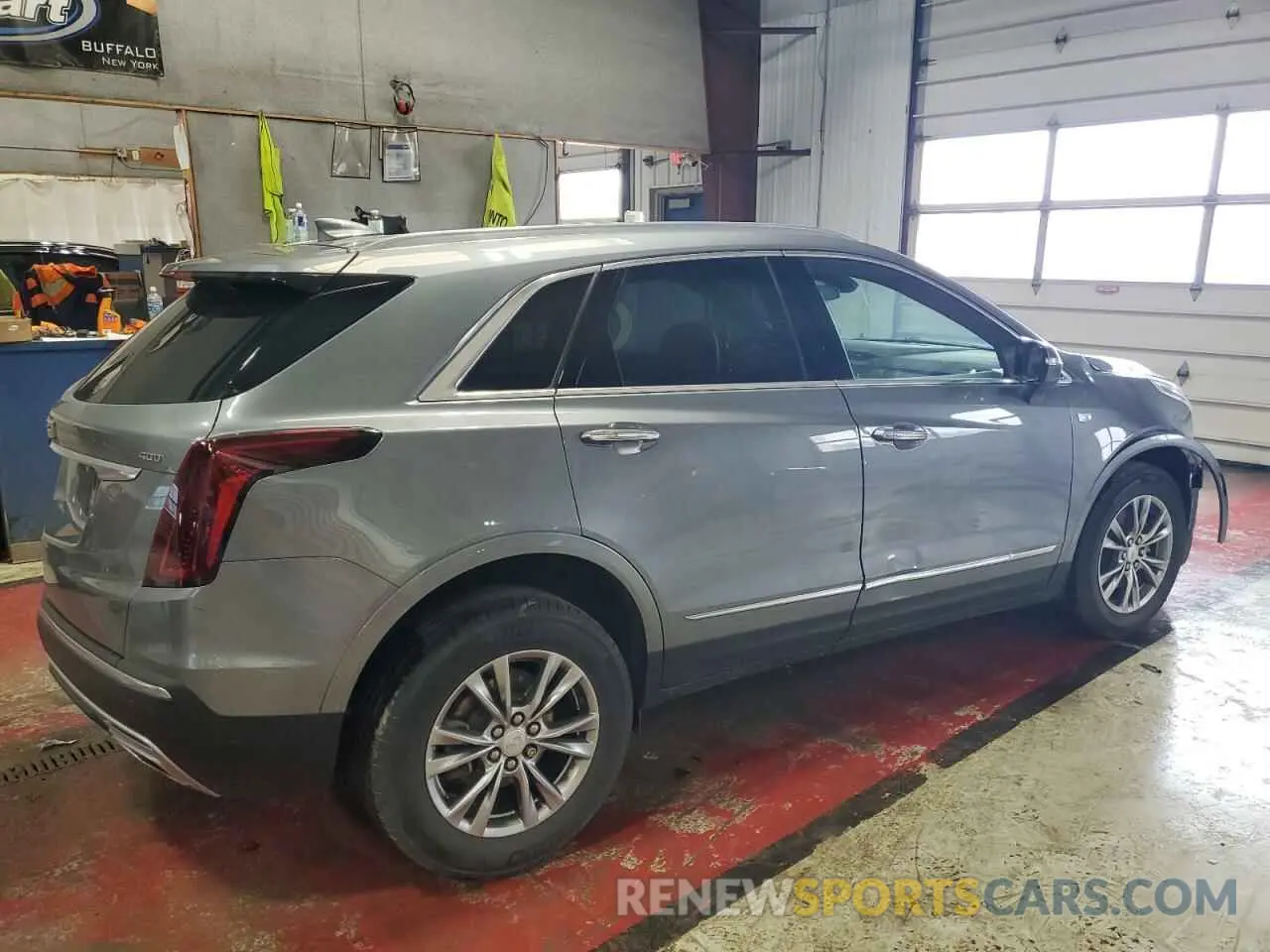 3 Photograph of a damaged car 1GYKNDRS0MZ154578 CADILLAC XT5 2021