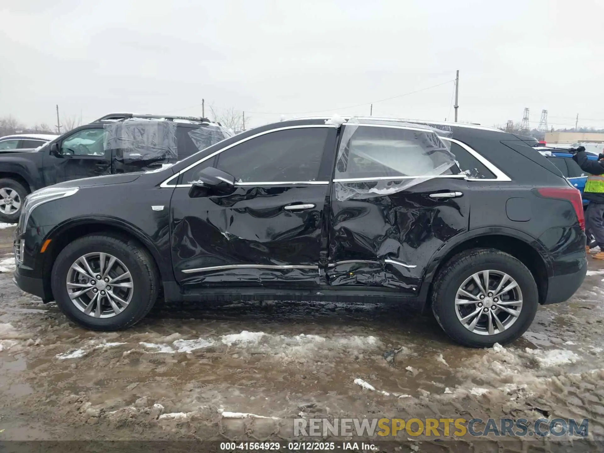 13 Photograph of a damaged car 1GYKNDRS0MZ220904 CADILLAC XT5 2021