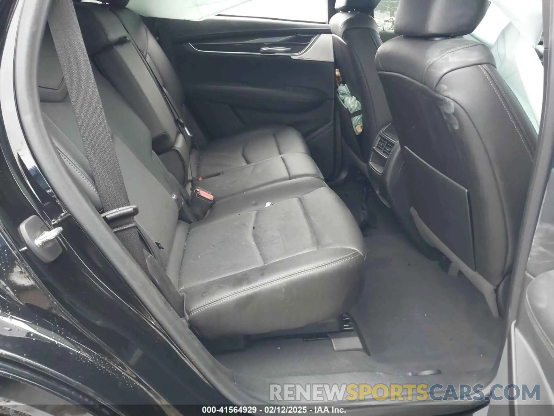 8 Photograph of a damaged car 1GYKNDRS0MZ220904 CADILLAC XT5 2021