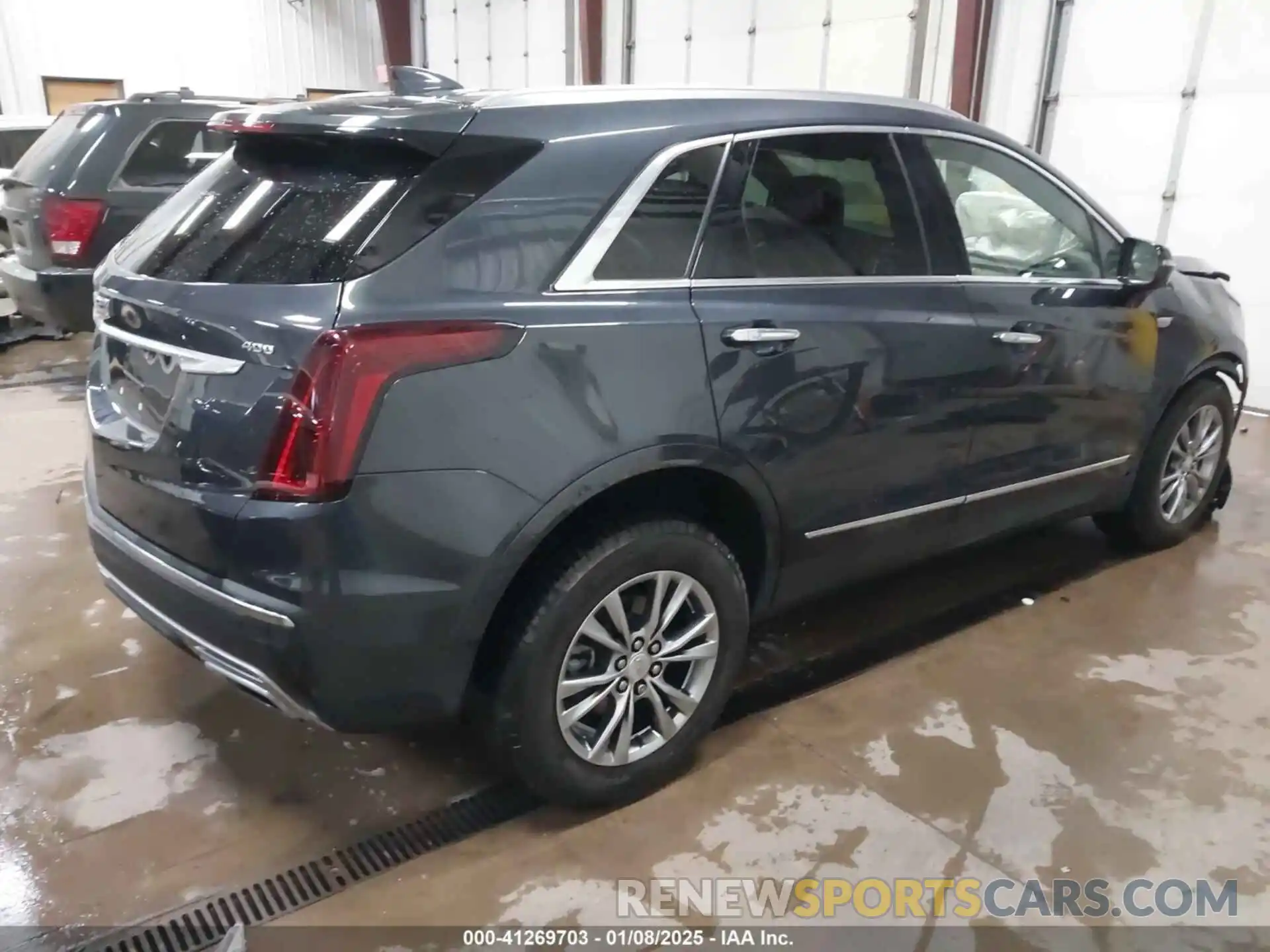 4 Photograph of a damaged car 1GYKNDRS1MZ148806 CADILLAC XT5 2021