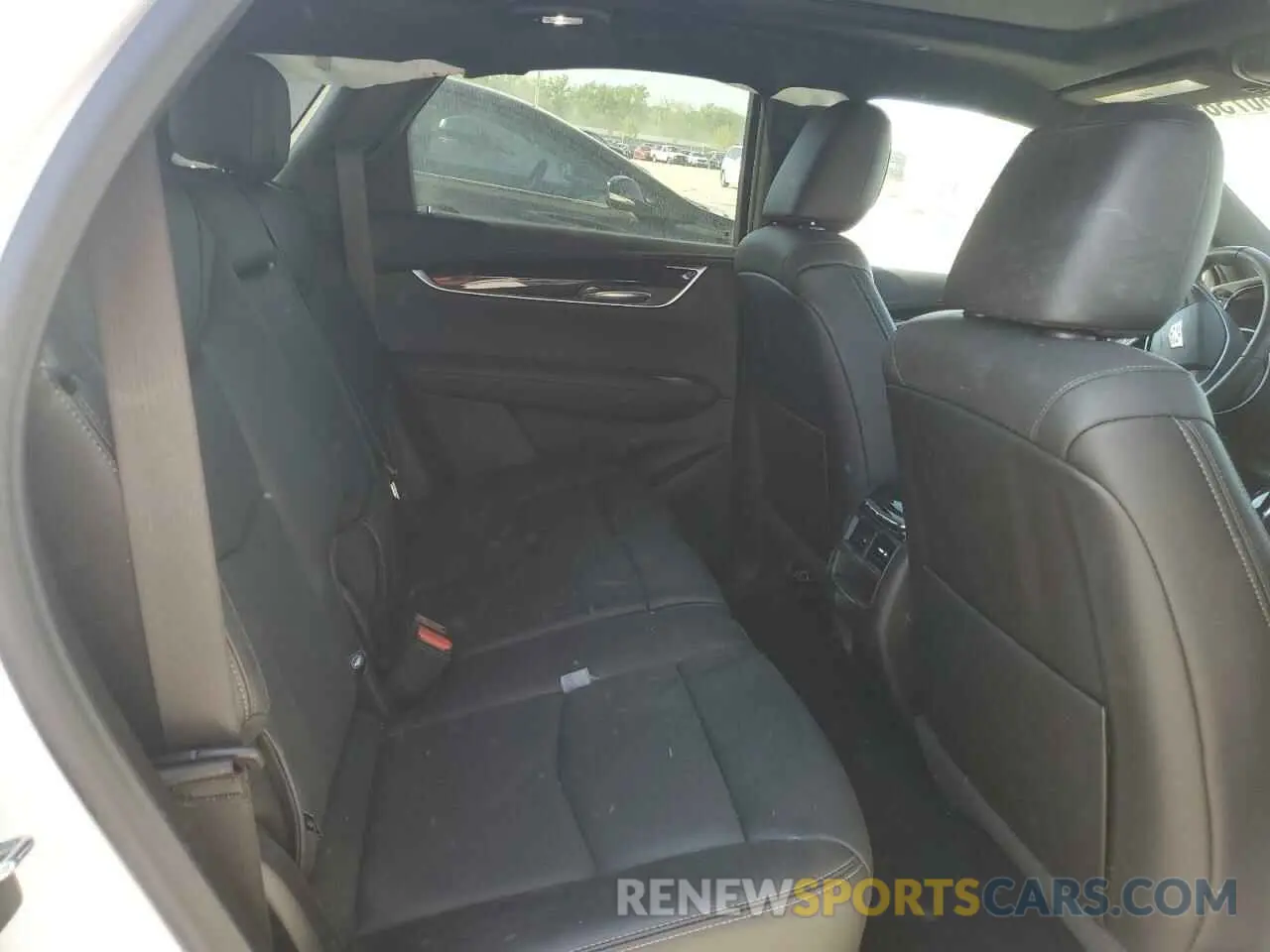 11 Photograph of a damaged car 1GYKNDRS2MZ220256 CADILLAC XT5 2021