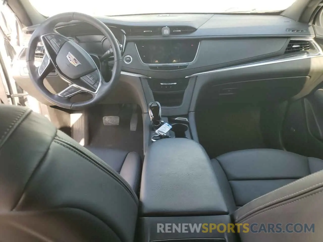 8 Photograph of a damaged car 1GYKNDRS2MZ220256 CADILLAC XT5 2021