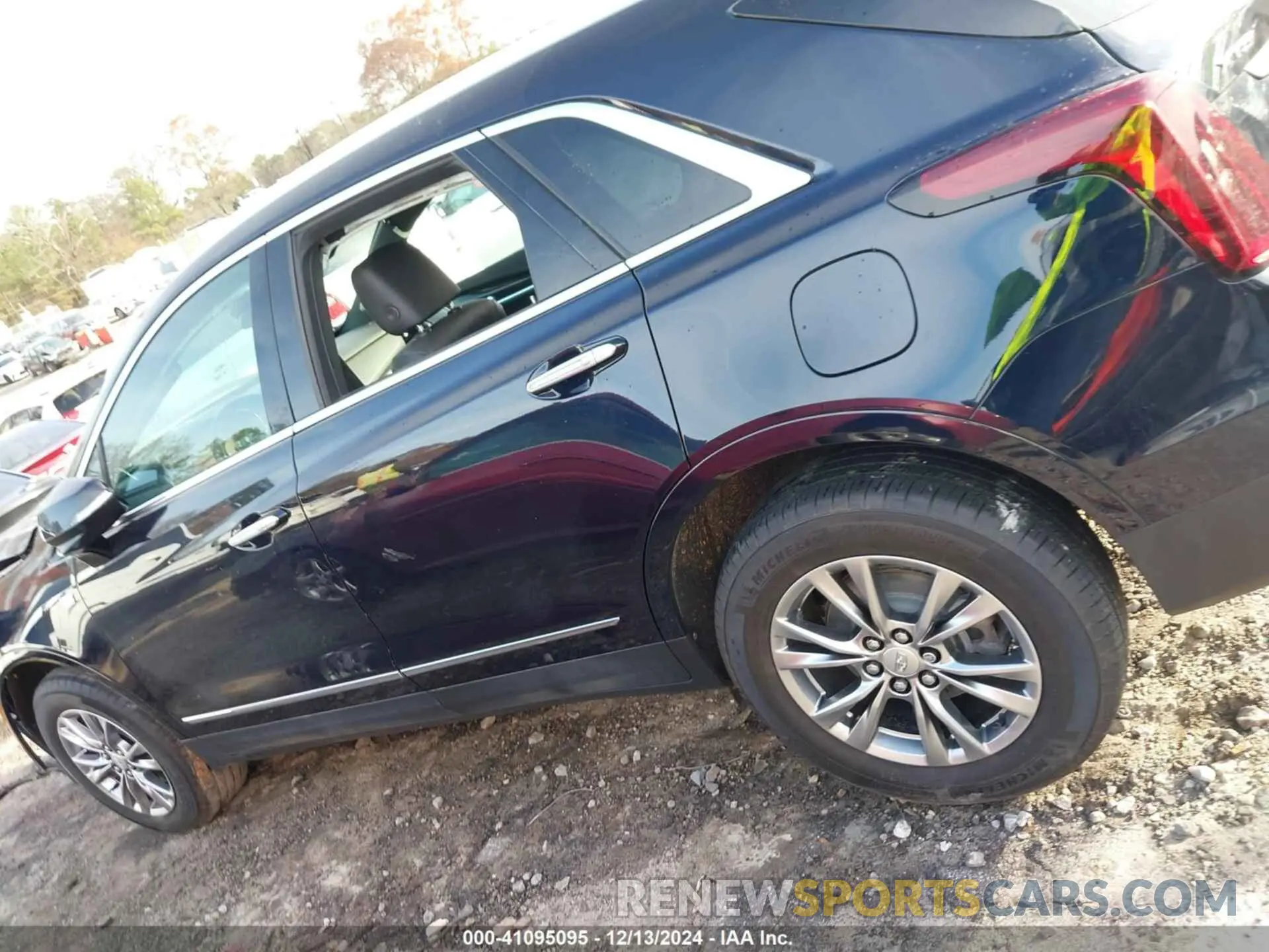 13 Photograph of a damaged car 1GYKNDRS5MZ122287 CADILLAC XT5 2021