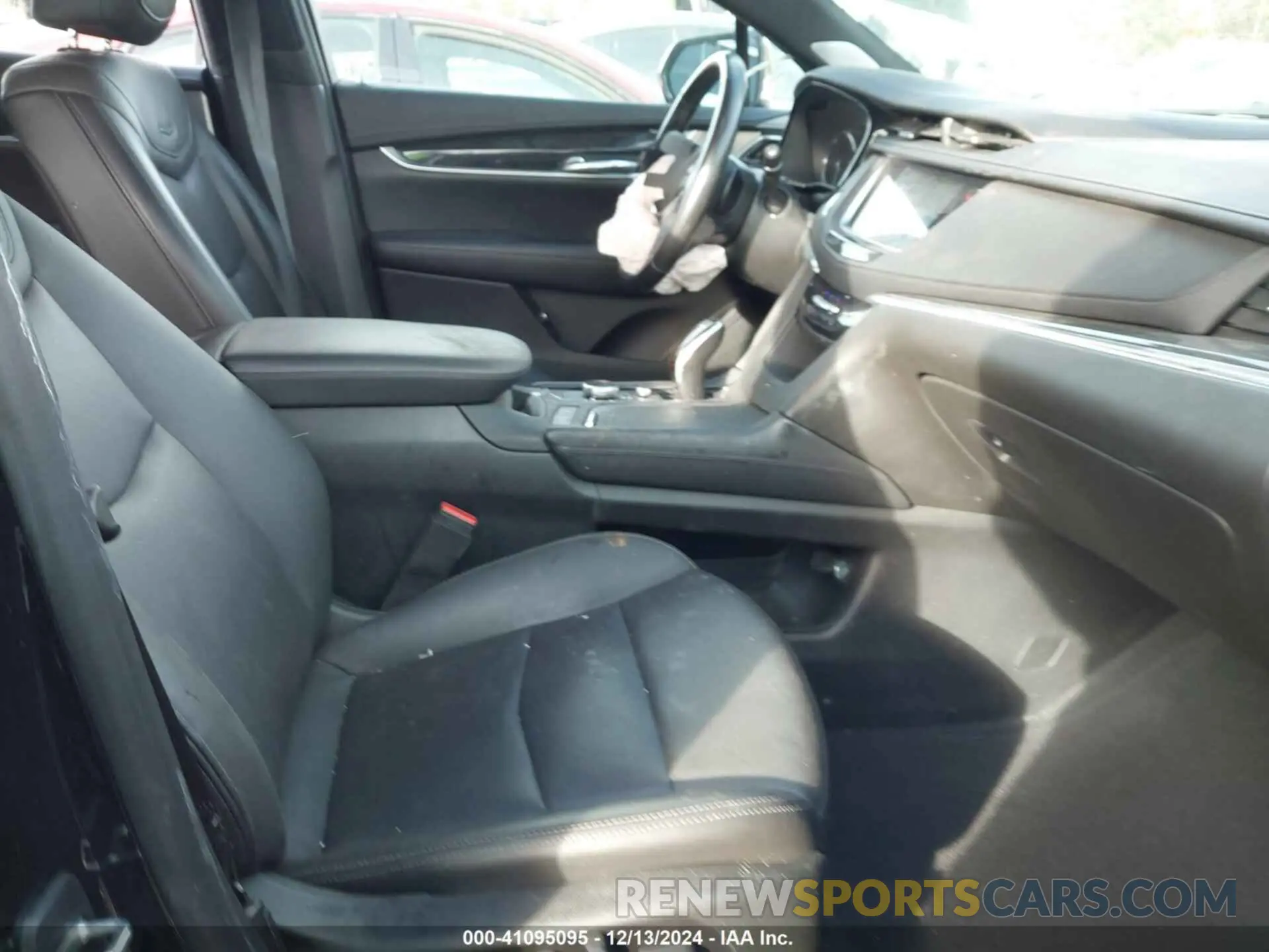 5 Photograph of a damaged car 1GYKNDRS5MZ122287 CADILLAC XT5 2021