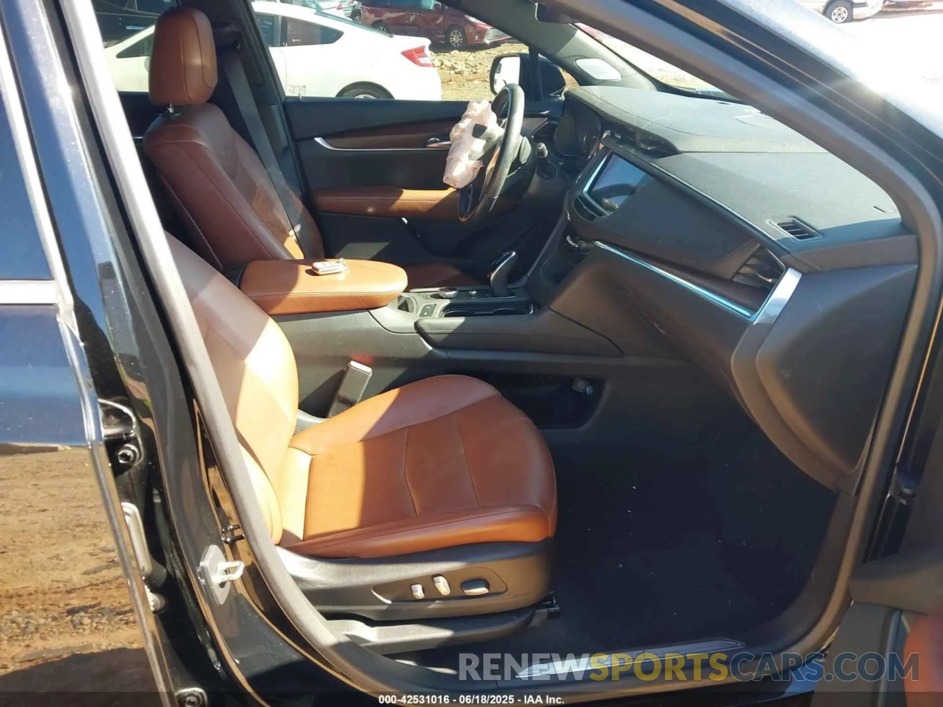 5 Photograph of a damaged car 1GYKNDRS6MZ156366 CADILLAC XT5 2021