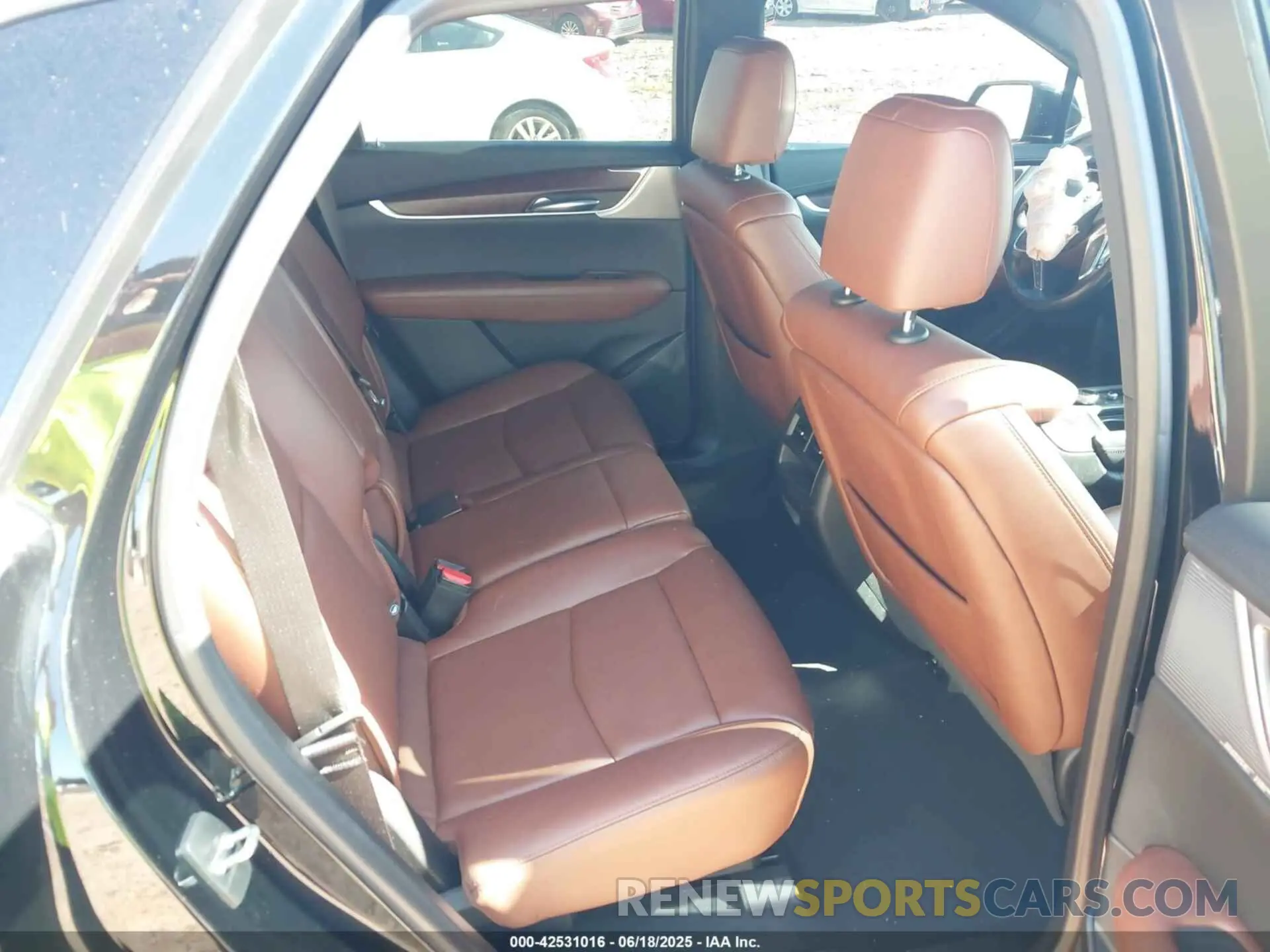 8 Photograph of a damaged car 1GYKNDRS6MZ156366 CADILLAC XT5 2021