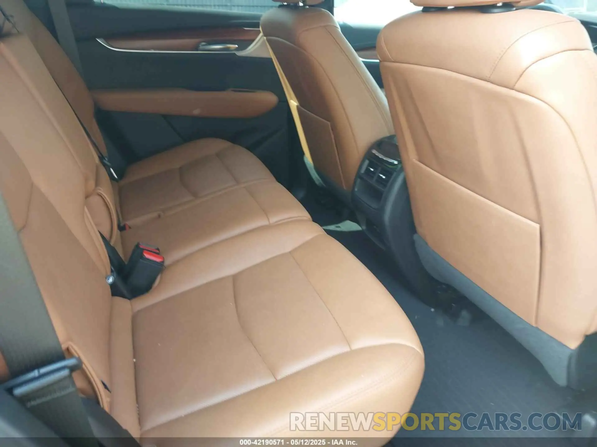 8 Photograph of a damaged car 1GYKNDRS8MZ217572 CADILLAC XT5 2021