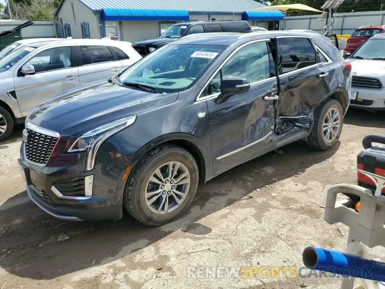 1 Photograph of a damaged car 1GYKNDRSXMZ138761 CADILLAC XT5 2021