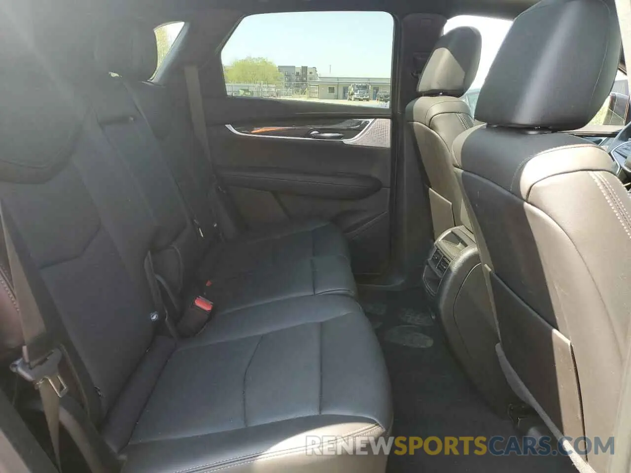 11 Photograph of a damaged car 1GYKNGRS3MZ176043 CADILLAC XT5 2021