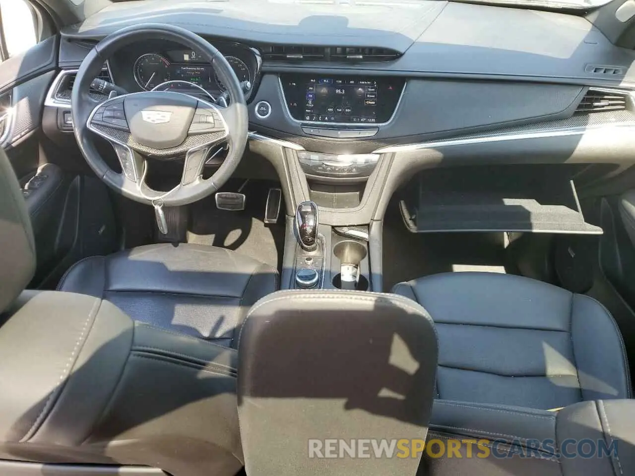 8 Photograph of a damaged car 1GYKNGRS3MZ176043 CADILLAC XT5 2021