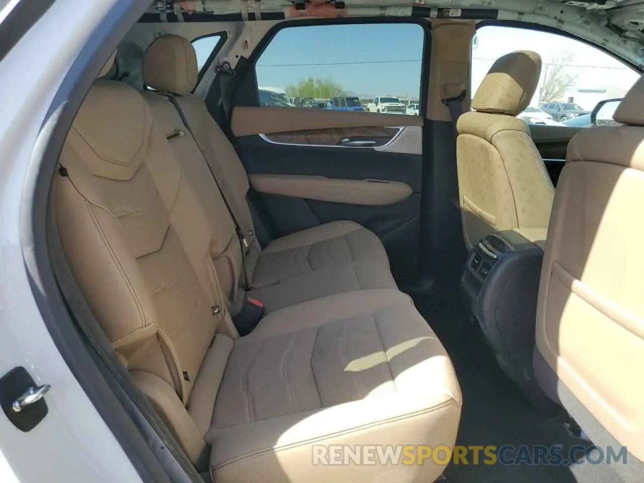 11 Photograph of a damaged car 1GYKNHRS2MZ156923 CADILLAC XT5 2021