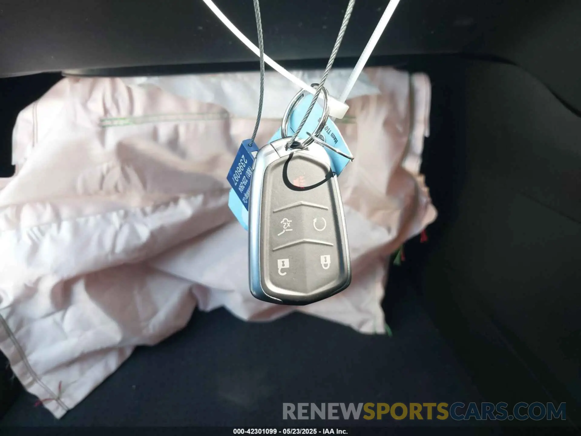 11 Photograph of a damaged car 1GYKNHRS2MZ201245 CADILLAC XT5 2021