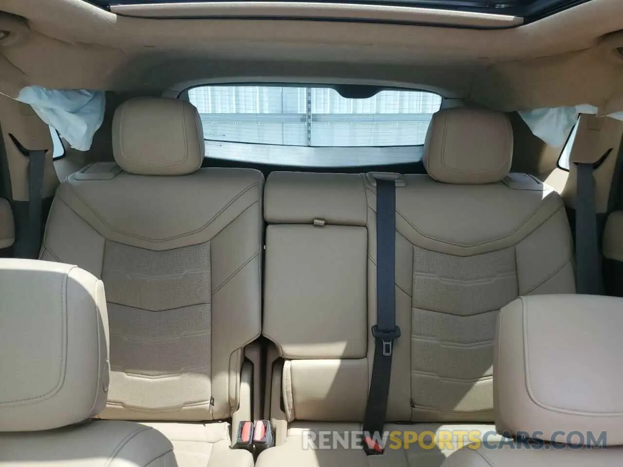 10 Photograph of a damaged car 1GYKNHRS3MZ203120 CADILLAC XT5 2021