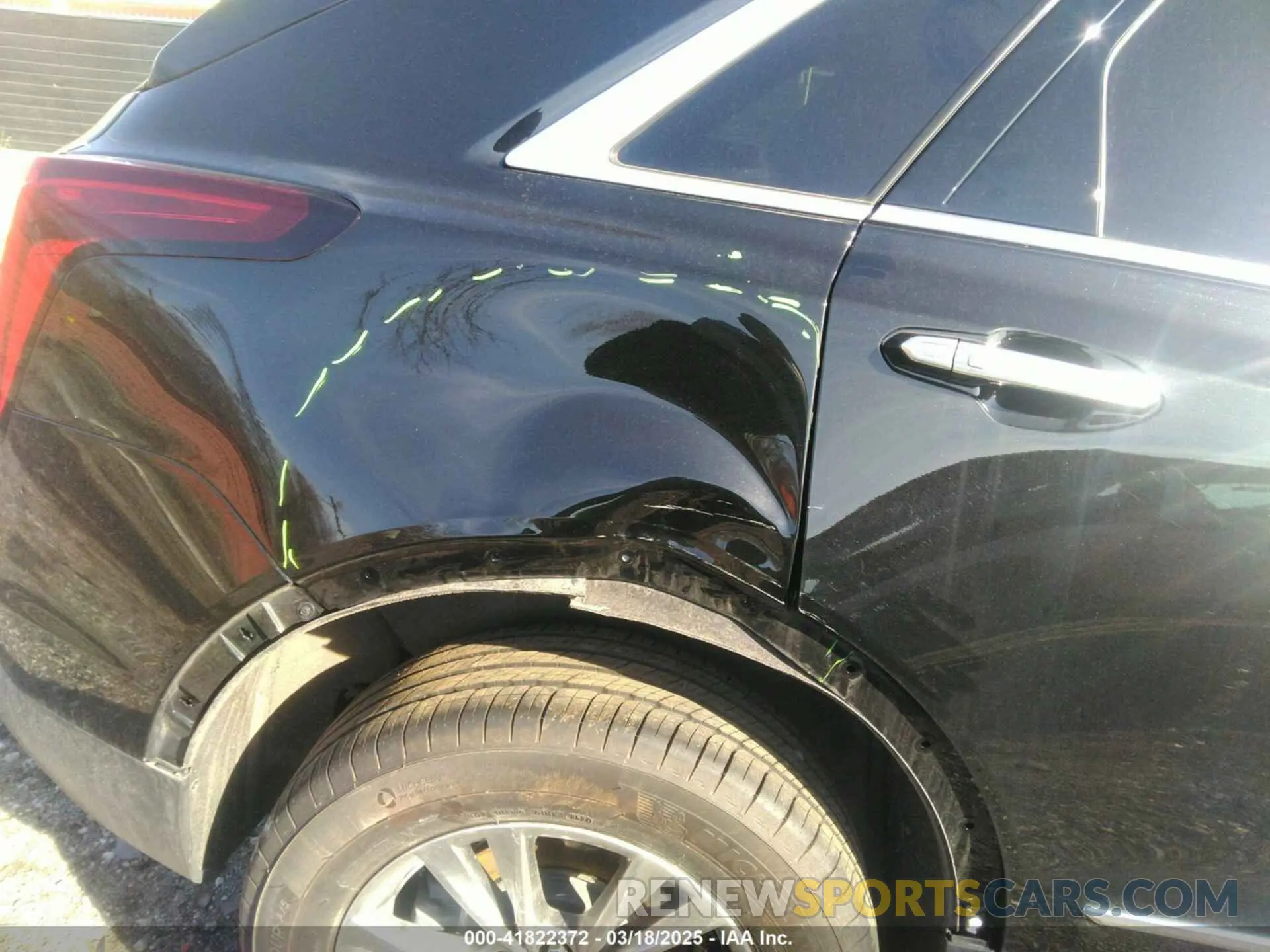 17 Photograph of a damaged car 1GYKNDR4XNZ164098 CADILLAC XT5 2022