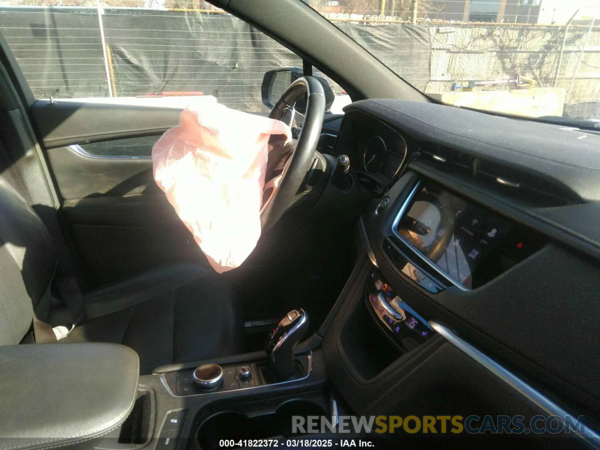 5 Photograph of a damaged car 1GYKNDR4XNZ164098 CADILLAC XT5 2022
