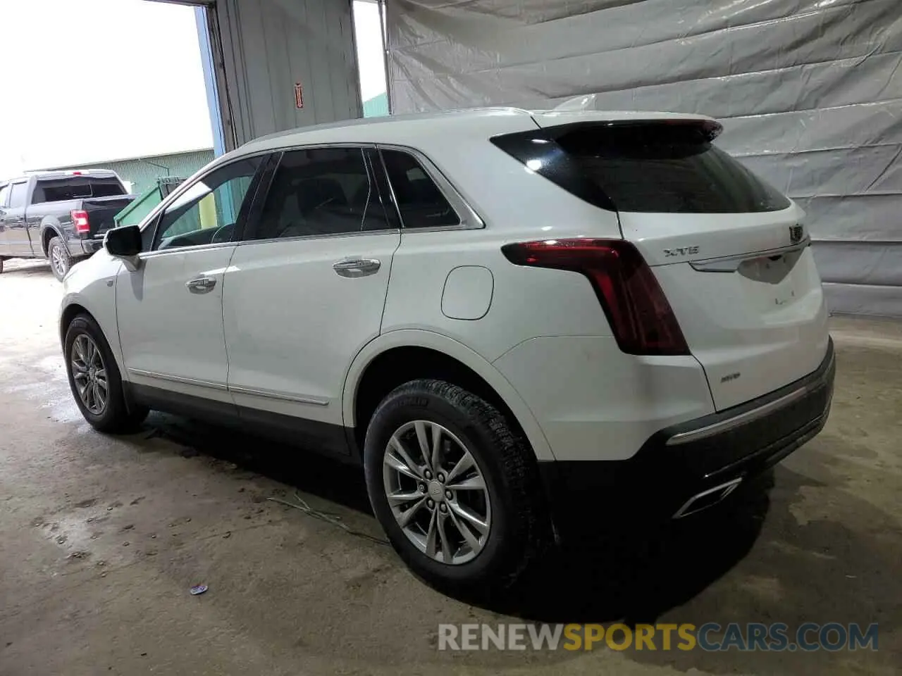 2 Photograph of a damaged car 1GYKNDRS1NZ108680 CADILLAC XT5 2022