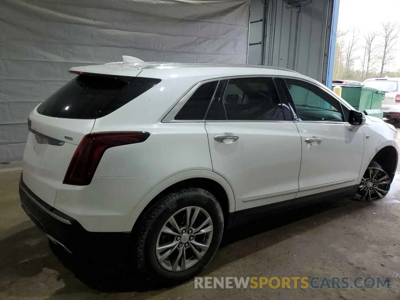 3 Photograph of a damaged car 1GYKNDRS1NZ108680 CADILLAC XT5 2022