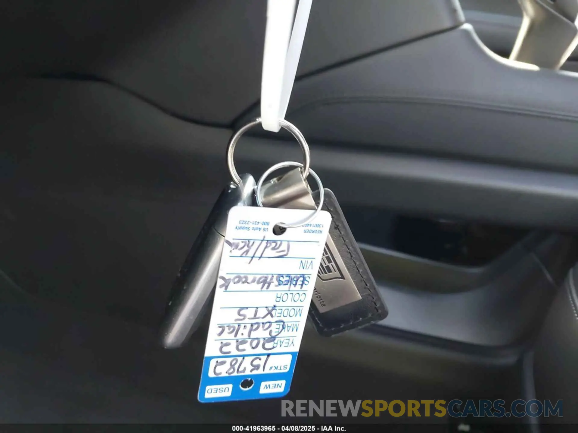 11 Photograph of a damaged car 1GYKNDRS3NZ106378 CADILLAC XT5 2022