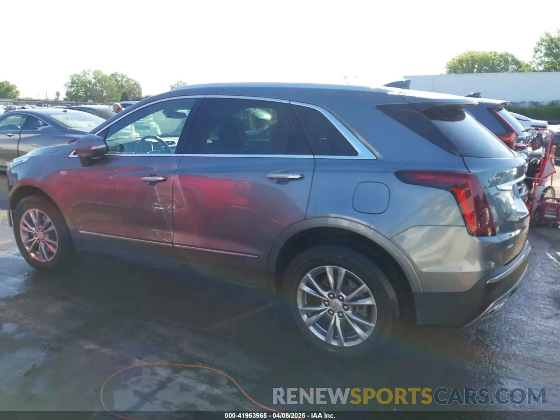14 Photograph of a damaged car 1GYKNDRS3NZ106378 CADILLAC XT5 2022