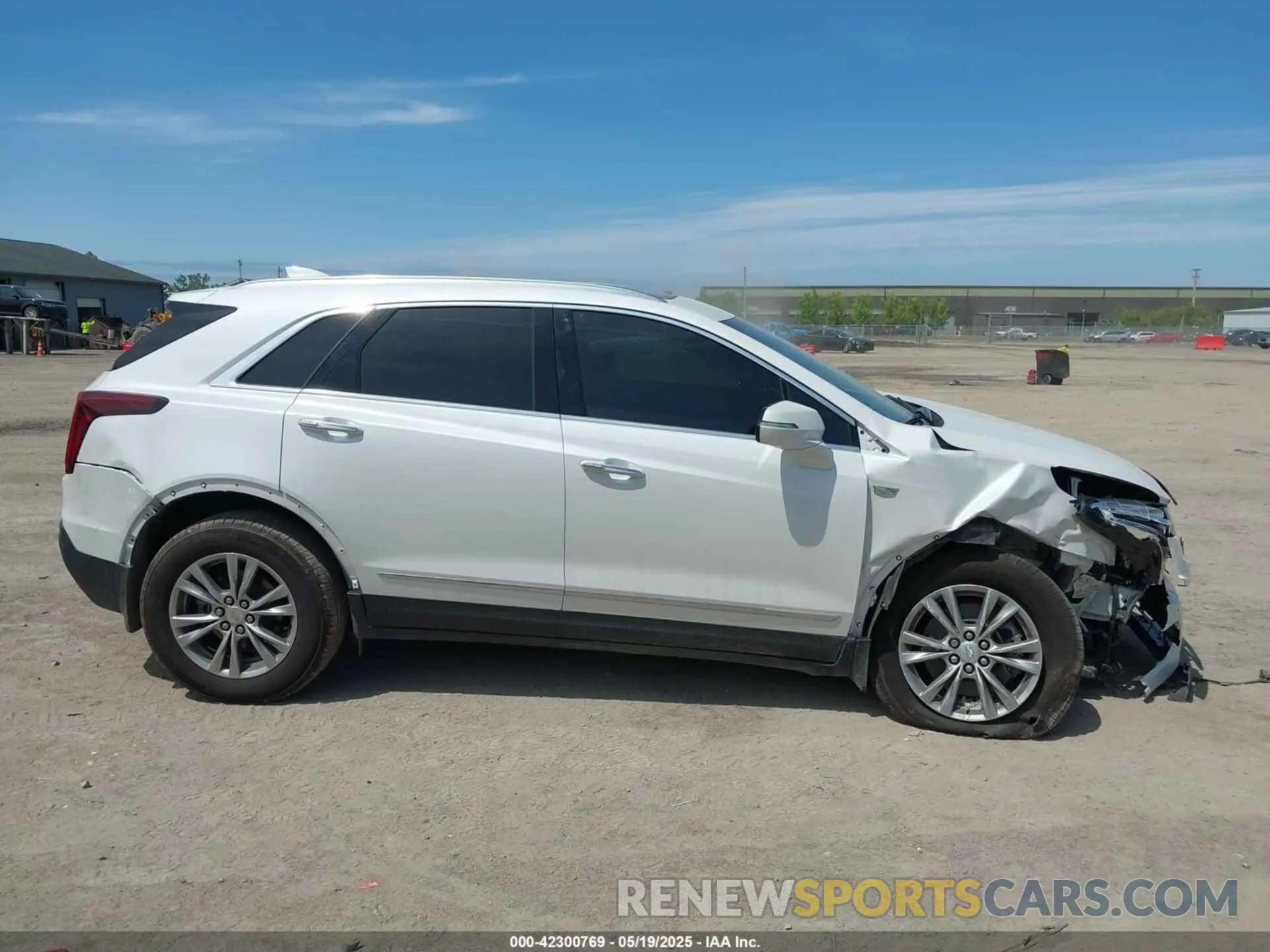 14 Photograph of a damaged car 1GYKNDRS7NZ155485 CADILLAC XT5 2022