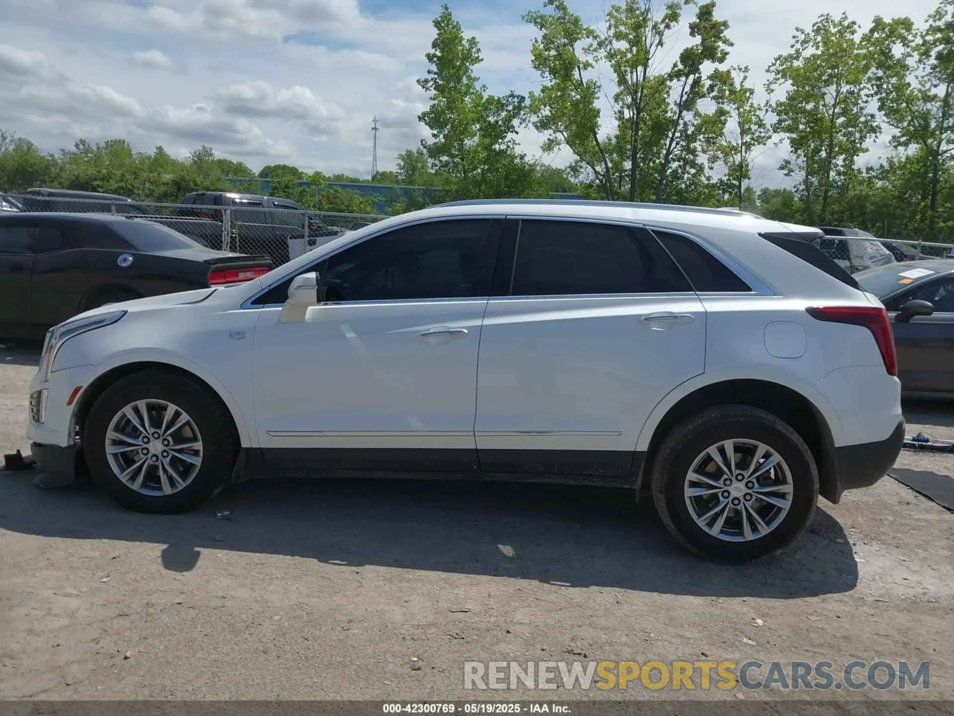 15 Photograph of a damaged car 1GYKNDRS7NZ155485 CADILLAC XT5 2022