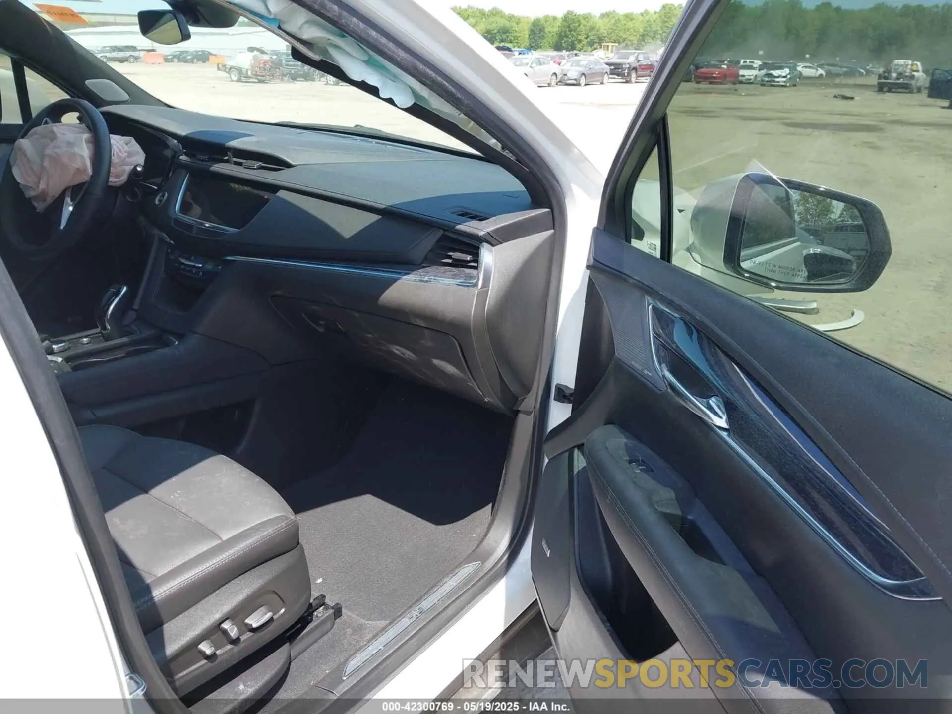 5 Photograph of a damaged car 1GYKNDRS7NZ155485 CADILLAC XT5 2022