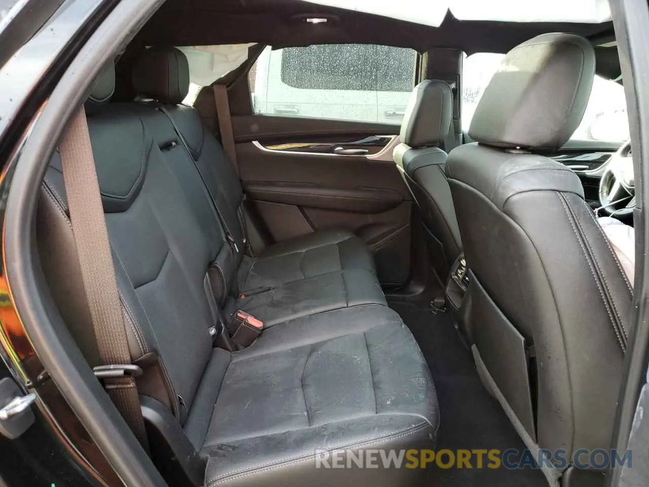 11 Photograph of a damaged car 1GYKNDRS8NZ114427 CADILLAC XT5 2022