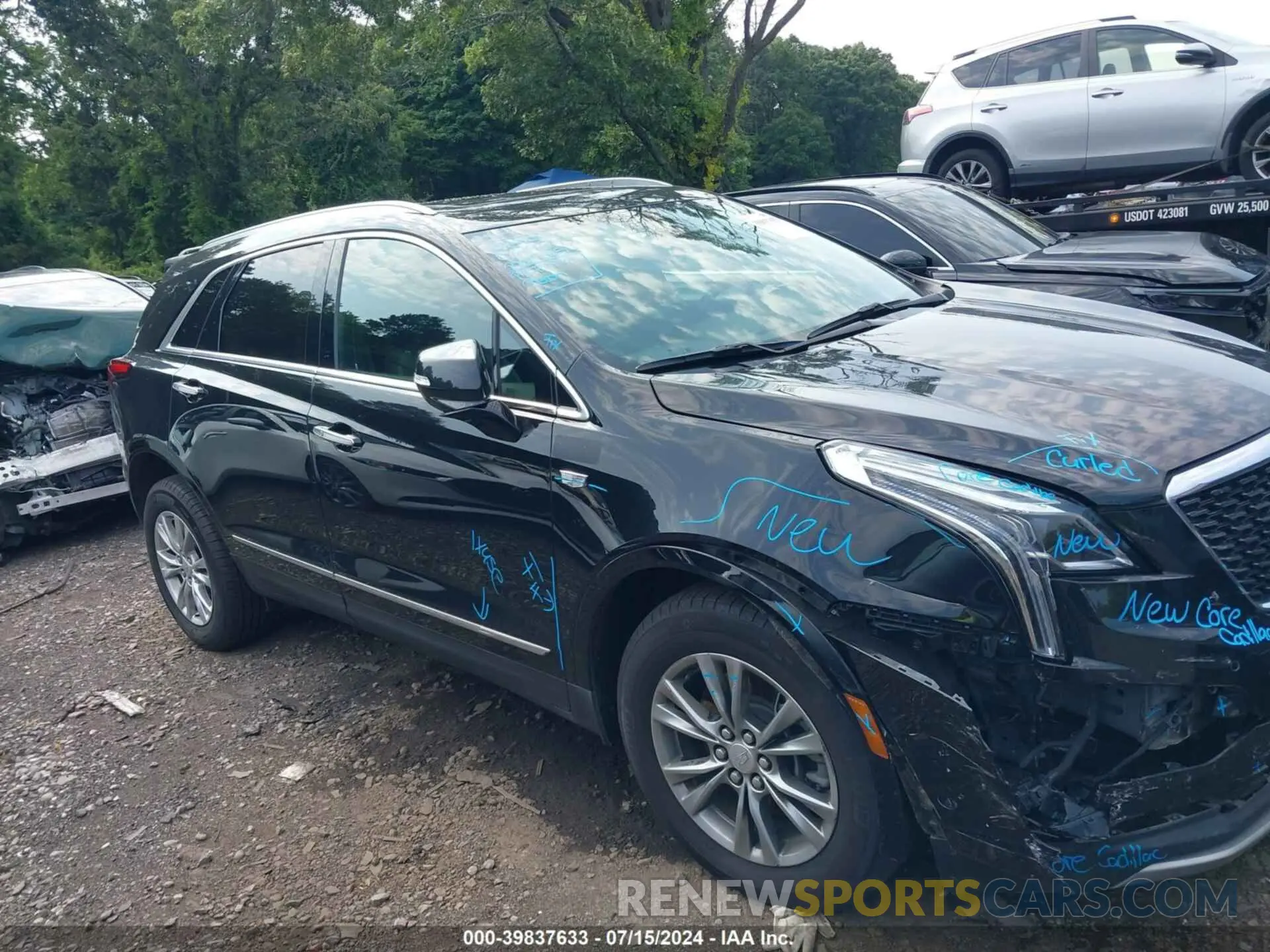 13 Photograph of a damaged car 1GYKNDRS9NZ153897 CADILLAC XT5 2022