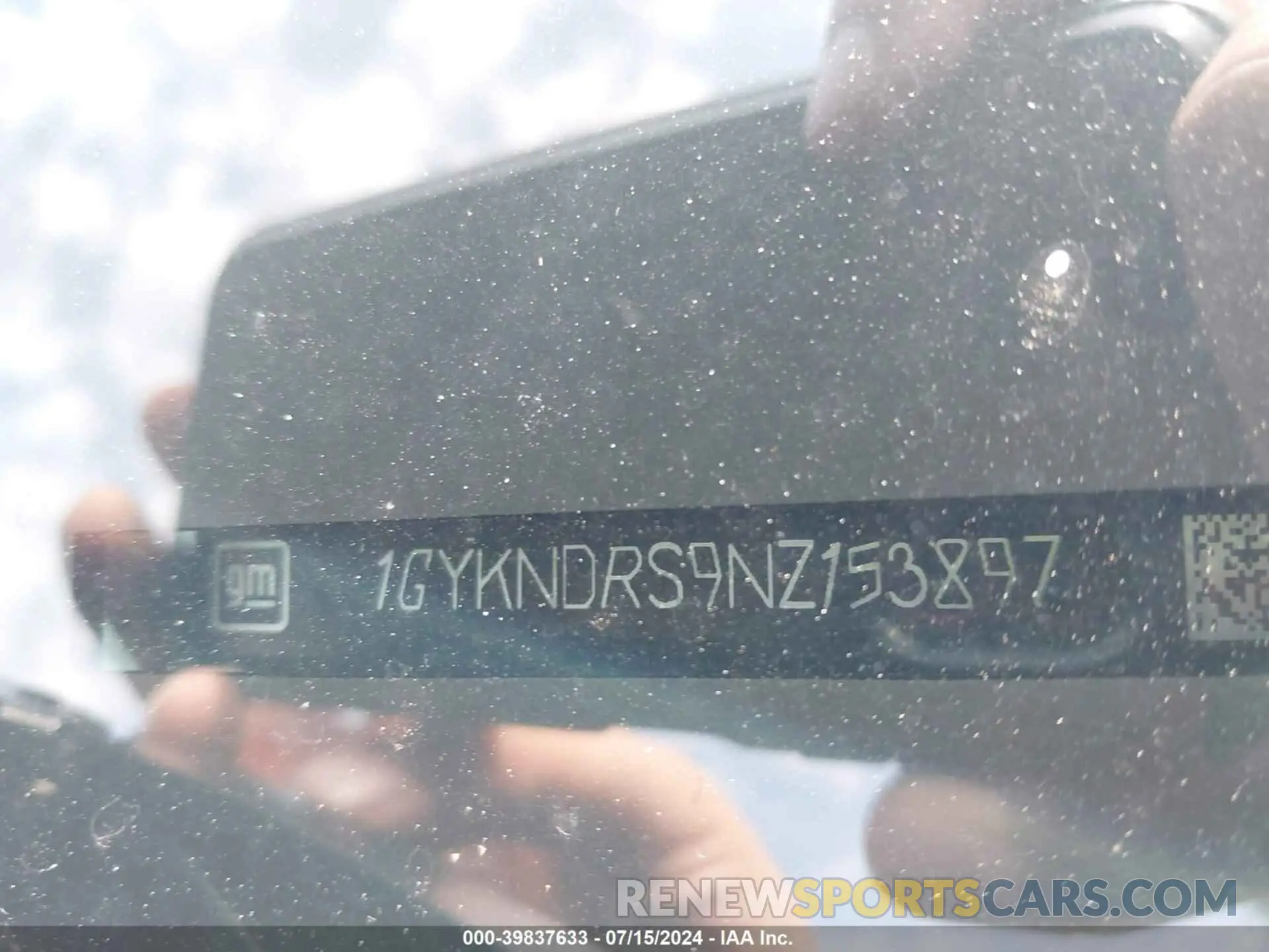 17 Photograph of a damaged car 1GYKNDRS9NZ153897 CADILLAC XT5 2022