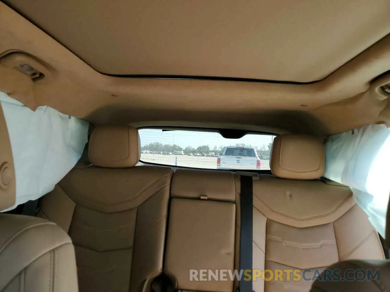 10 Photograph of a damaged car 1GYKNERS9NZ120517 CADILLAC XT5 2022