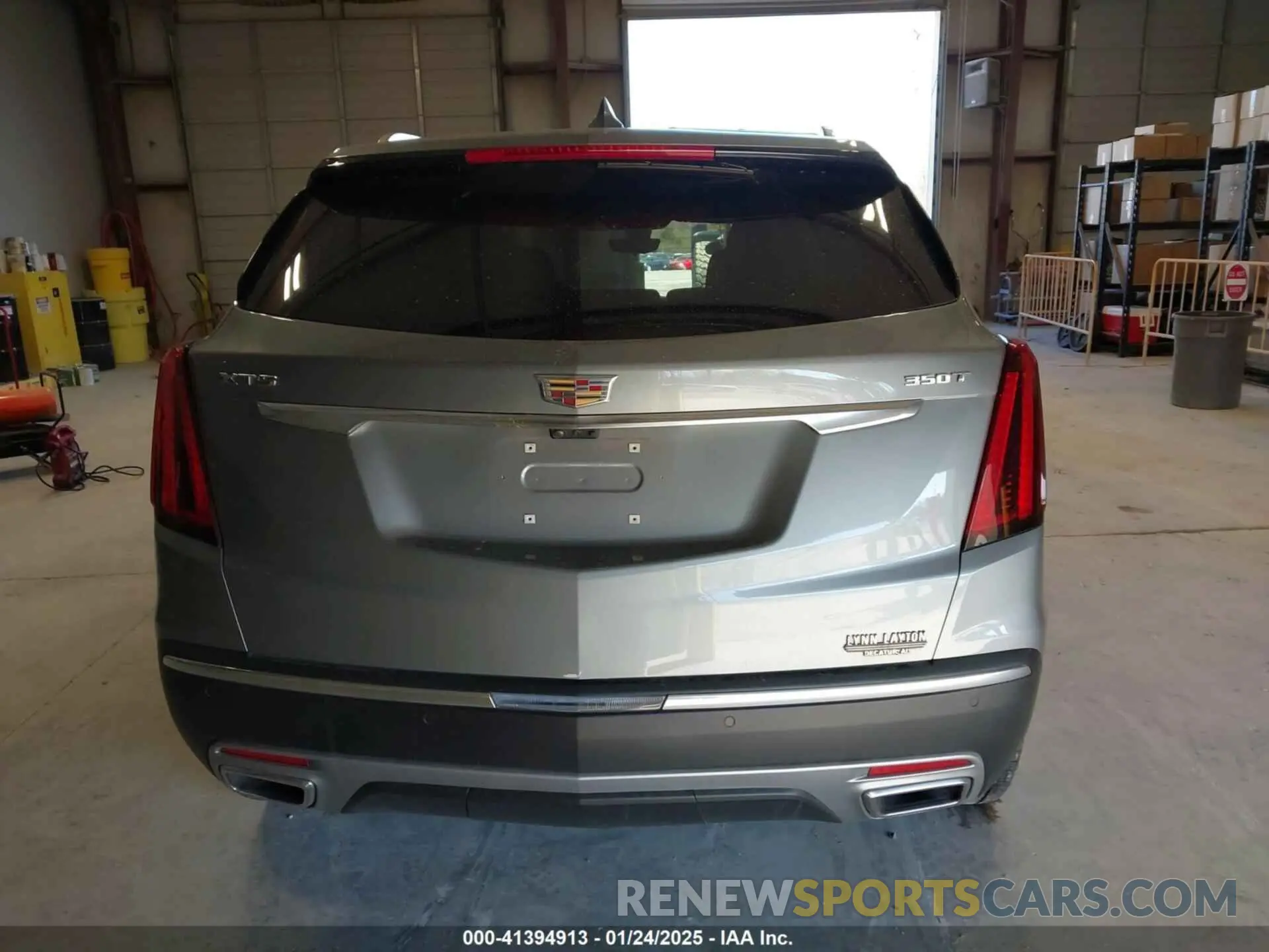17 Photograph of a damaged car 1GYKNCR42PZ178252 CADILLAC XT5 2023