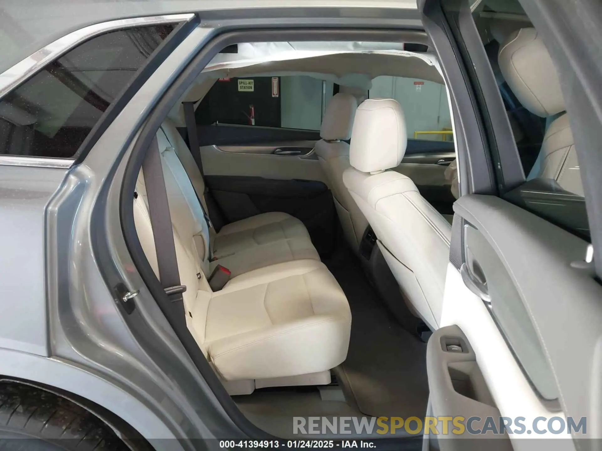 8 Photograph of a damaged car 1GYKNCR42PZ178252 CADILLAC XT5 2023