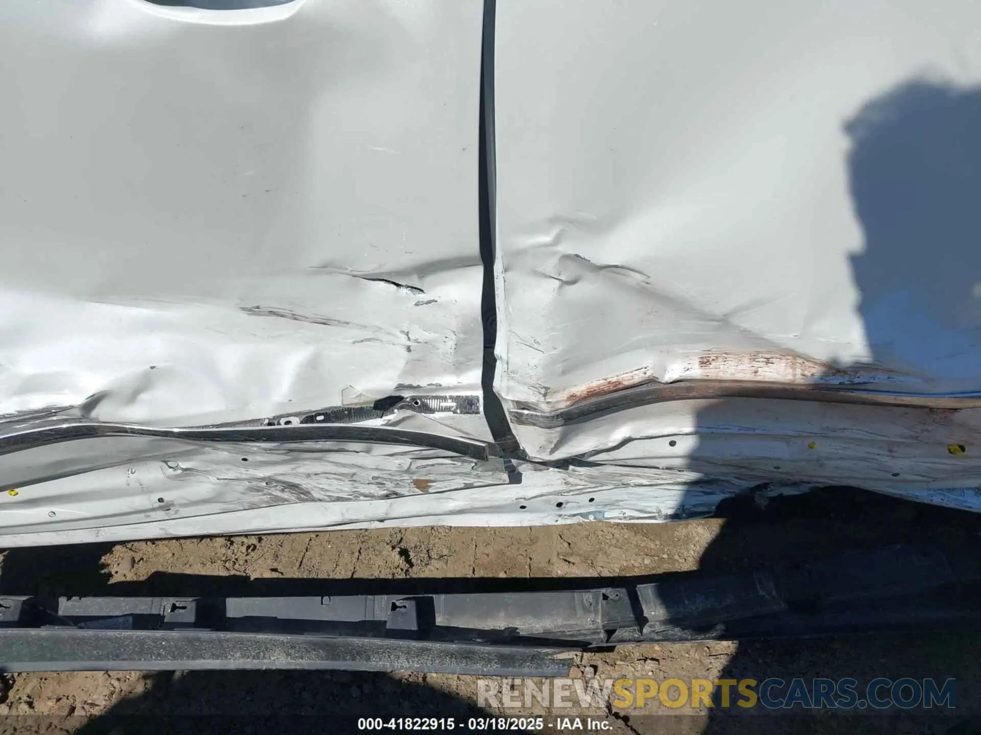 17 Photograph of a damaged car 1GYKNCR46PZ110617 CADILLAC XT5 2023