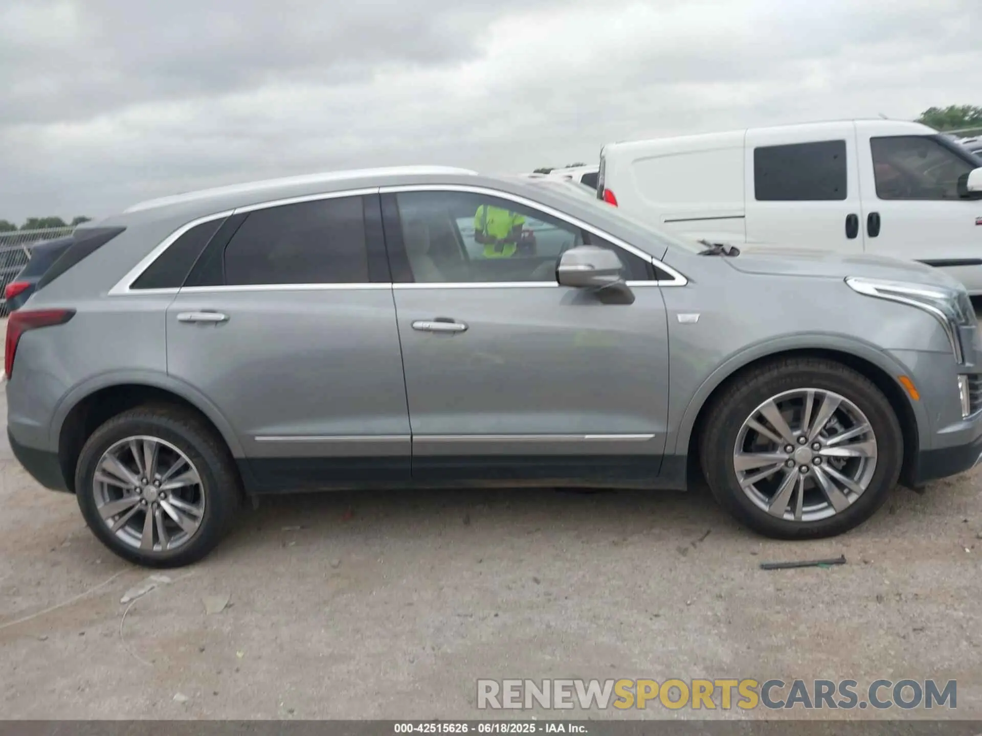 13 Photograph of a damaged car 1GYKNCRS2PZ203892 CADILLAC XT5 2023