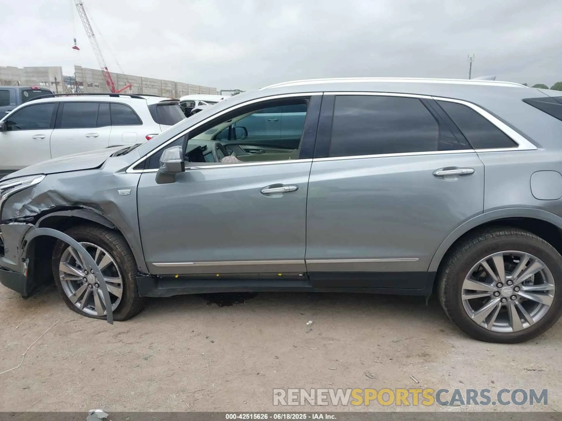 14 Photograph of a damaged car 1GYKNCRS2PZ203892 CADILLAC XT5 2023