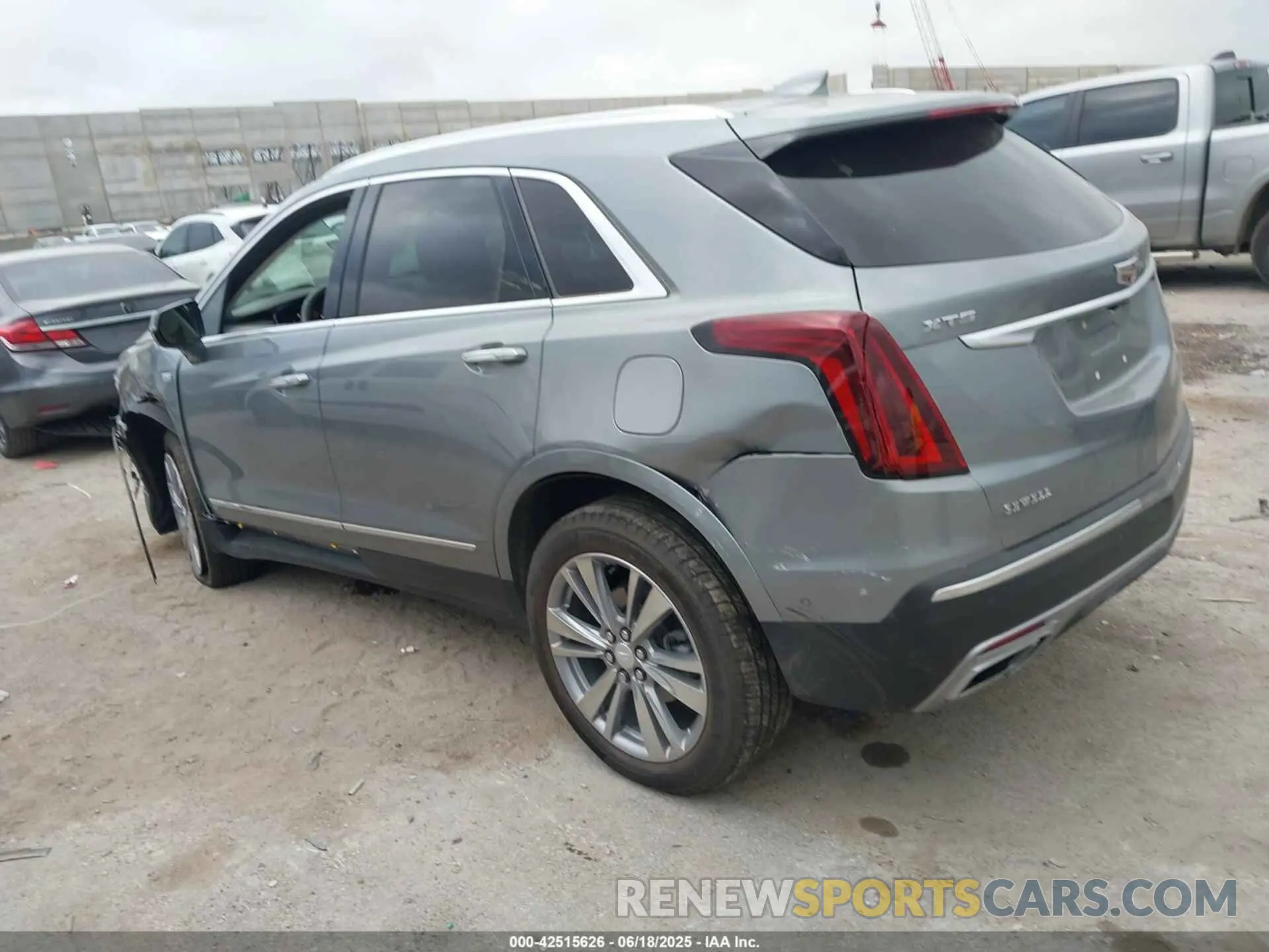 3 Photograph of a damaged car 1GYKNCRS2PZ203892 CADILLAC XT5 2023