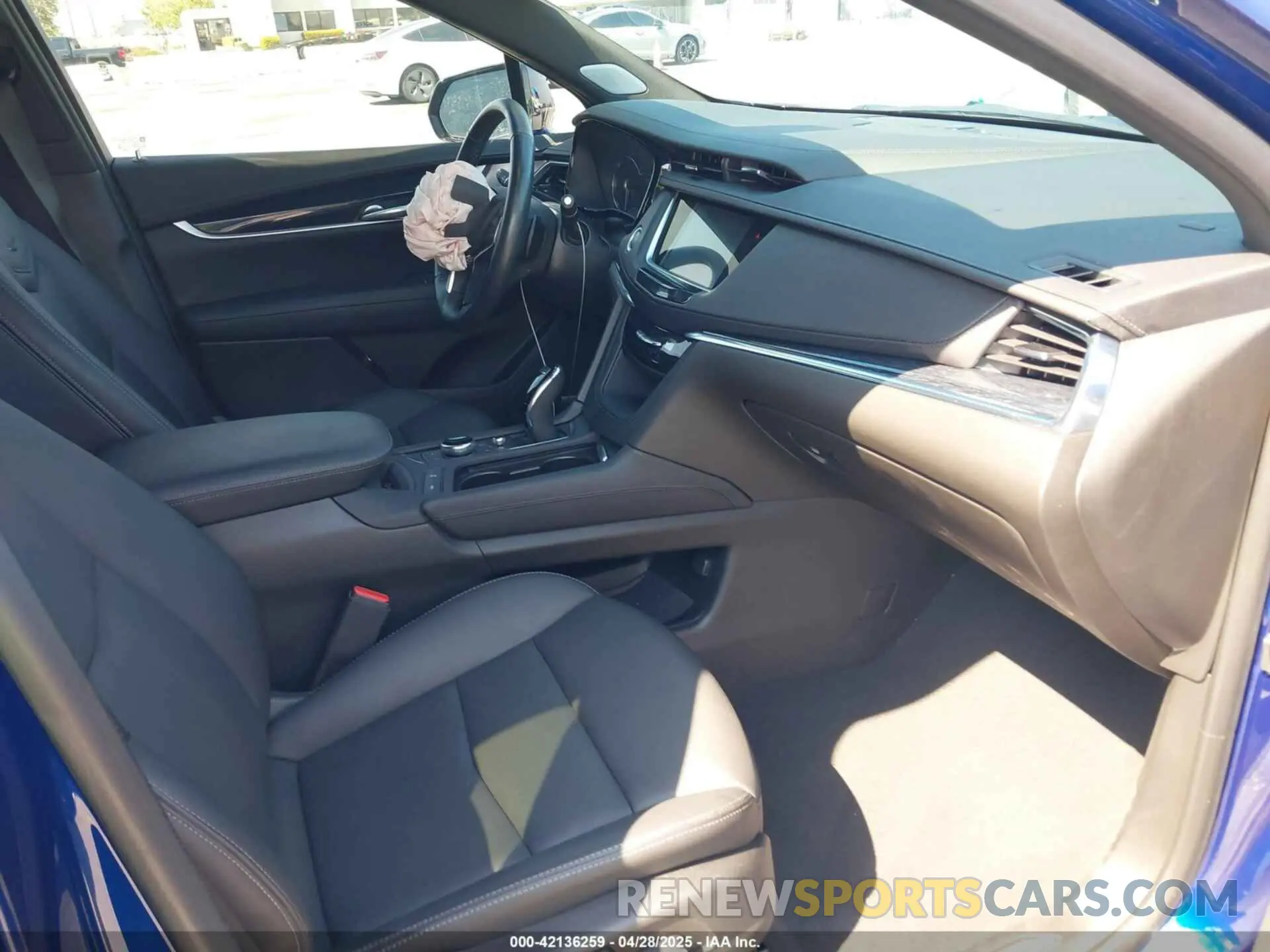 5 Photograph of a damaged car 1GYKNCRS3PZ176654 CADILLAC XT5 2023