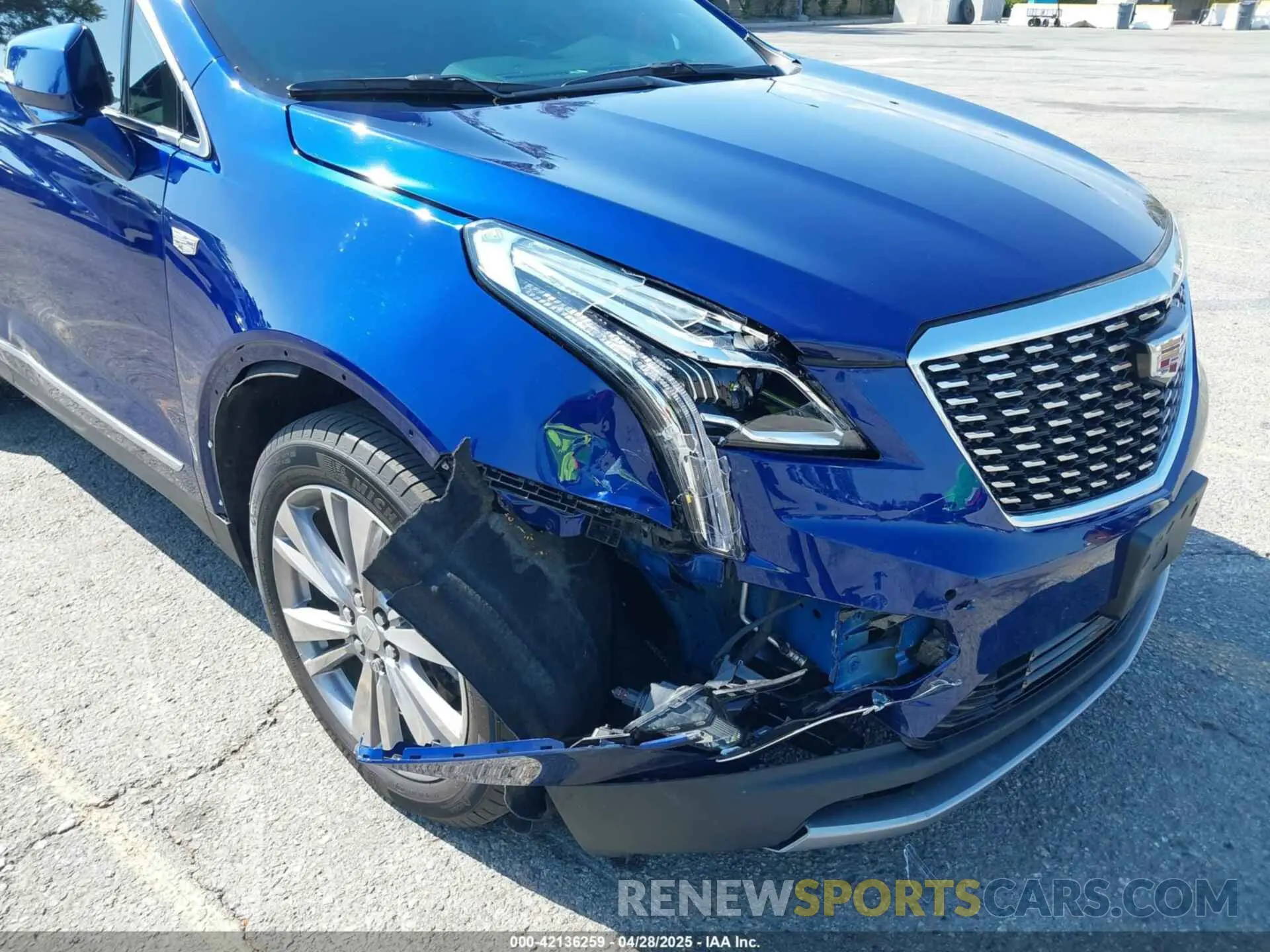 6 Photograph of a damaged car 1GYKNCRS3PZ176654 CADILLAC XT5 2023