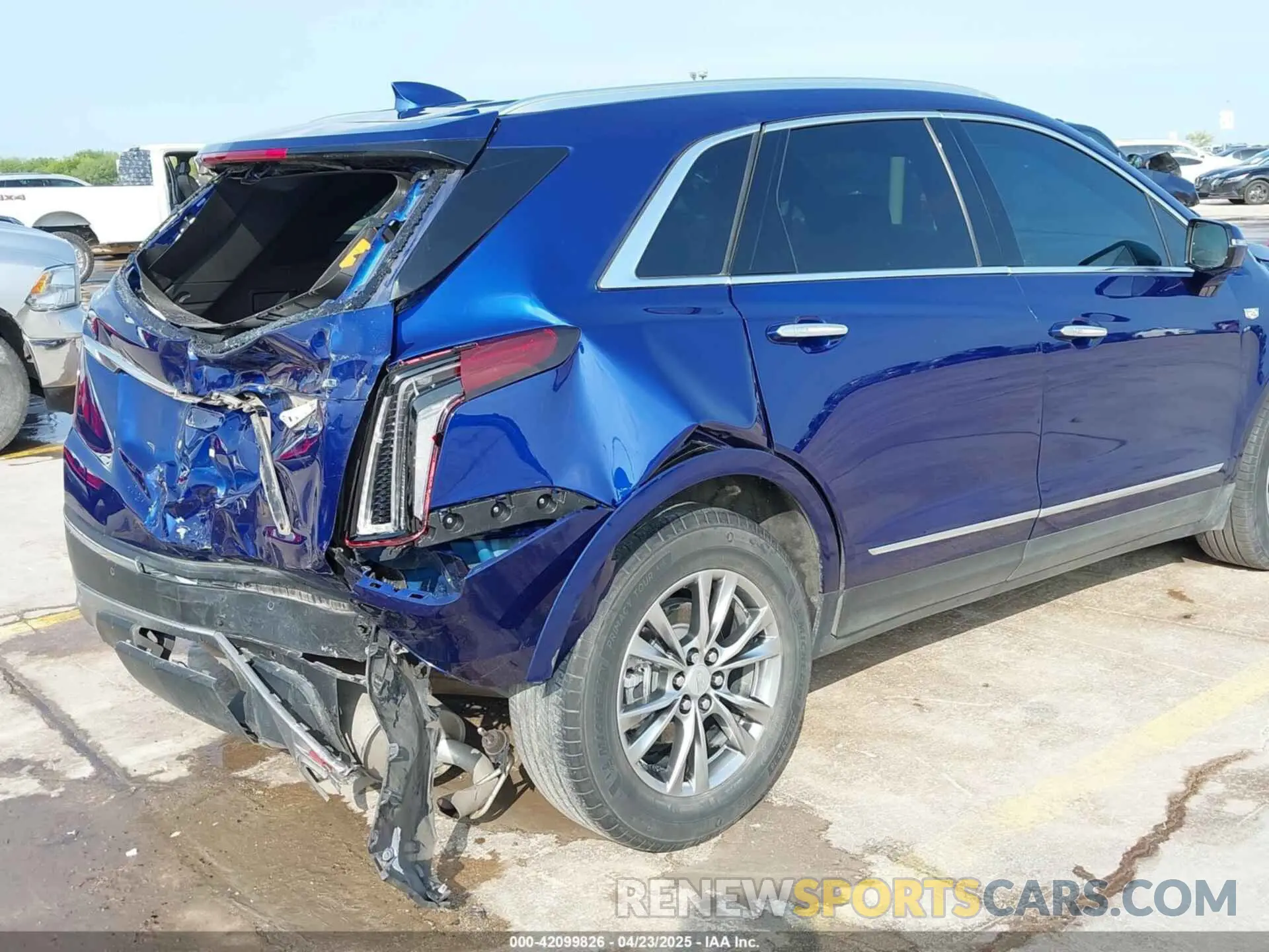 17 Photograph of a damaged car 1GYKNCRS4PZ151486 CADILLAC XT5 2023