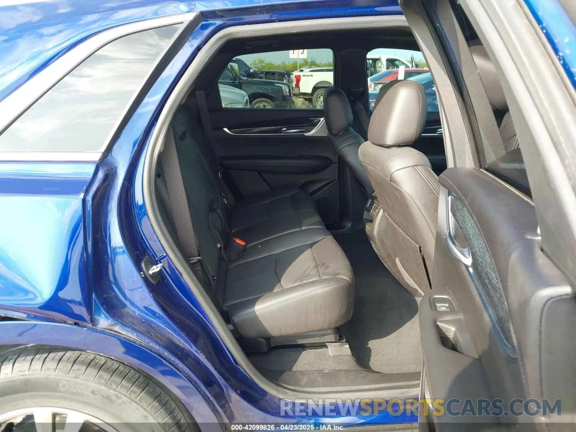 8 Photograph of a damaged car 1GYKNCRS4PZ151486 CADILLAC XT5 2023