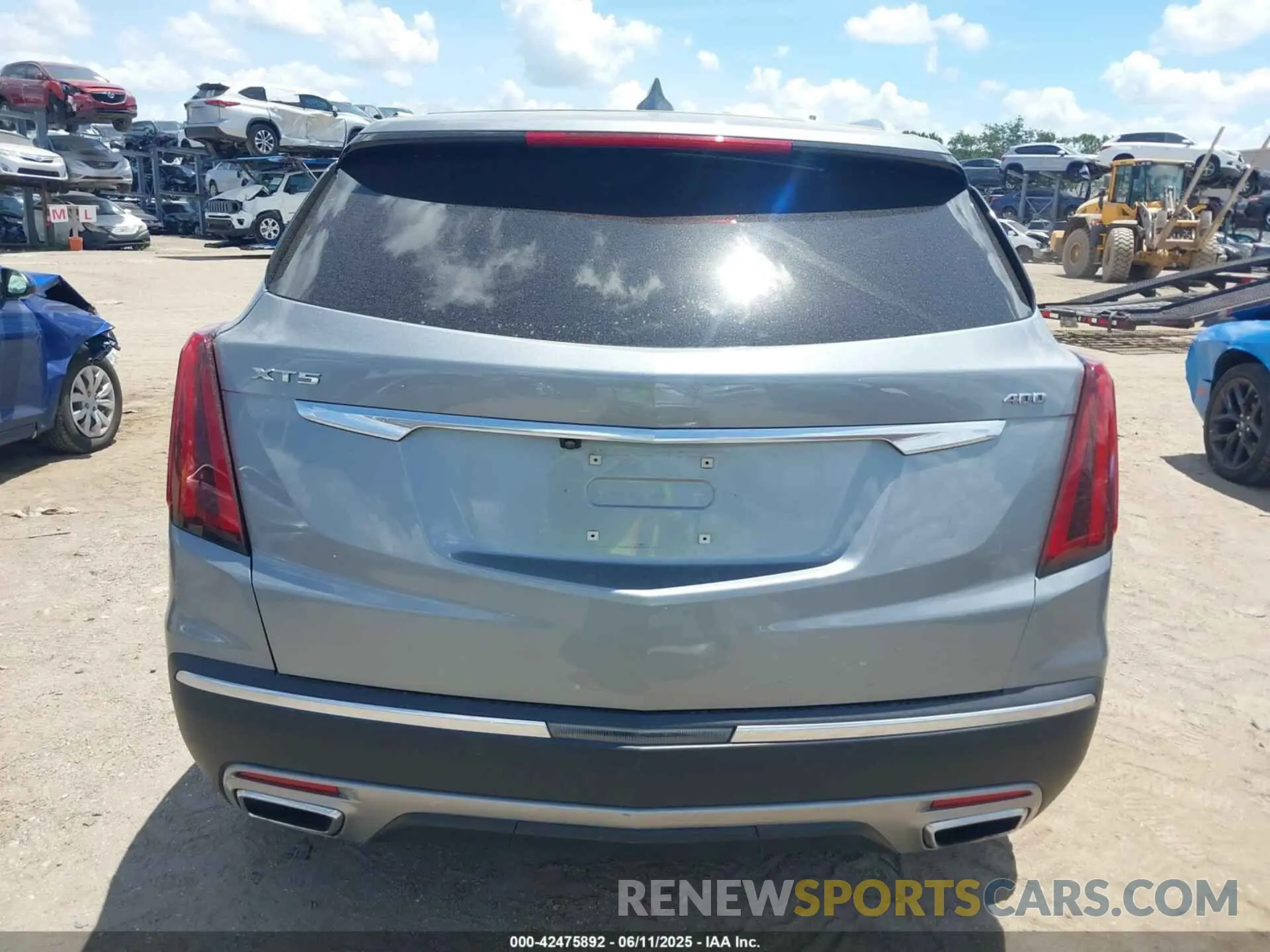 15 Photograph of a damaged car 1GYKNCRS6PZ151361 CADILLAC XT5 2023