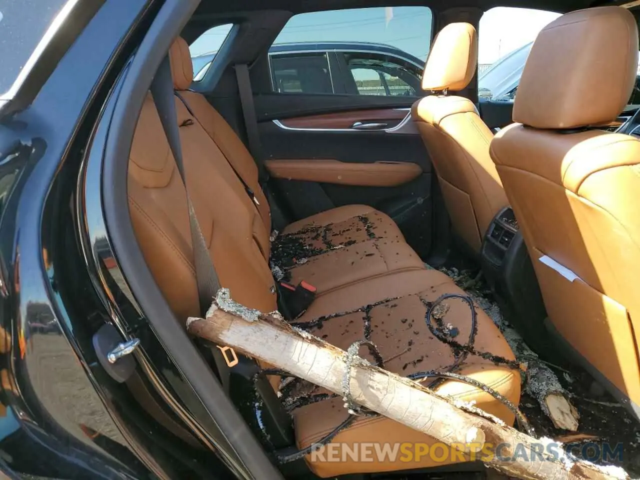 11 Photograph of a damaged car 1GYKNDR42PZ192562 CADILLAC XT5 2023
