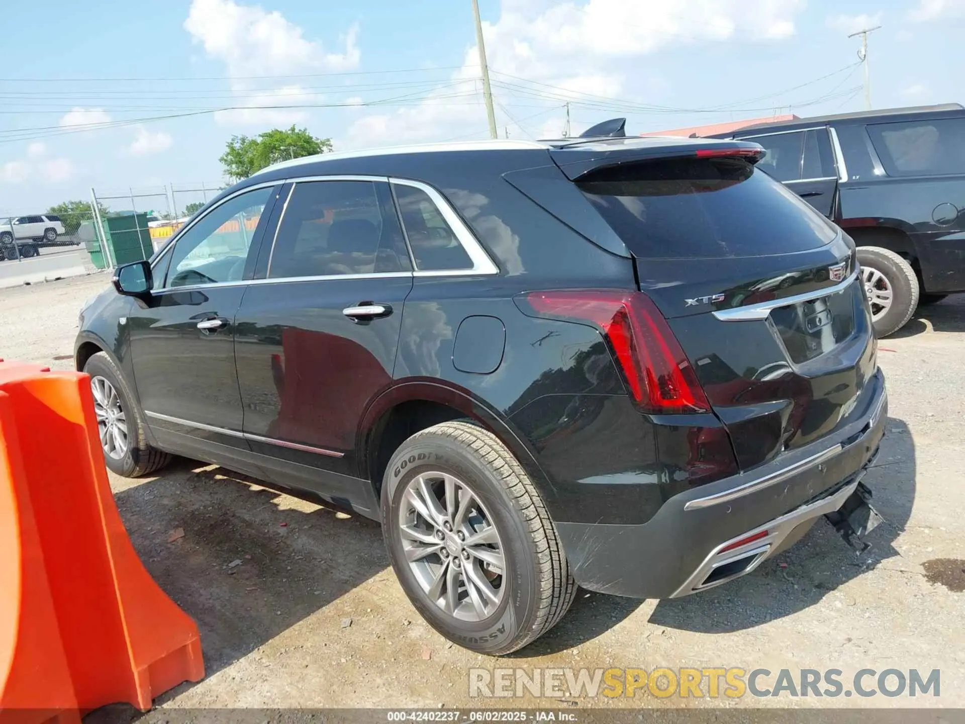 14 Photograph of a damaged car 1GYKNDRS0PZ134495 CADILLAC XT5 2023