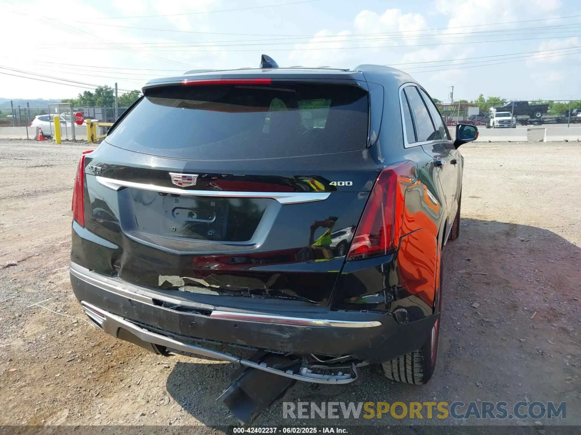16 Photograph of a damaged car 1GYKNDRS0PZ134495 CADILLAC XT5 2023