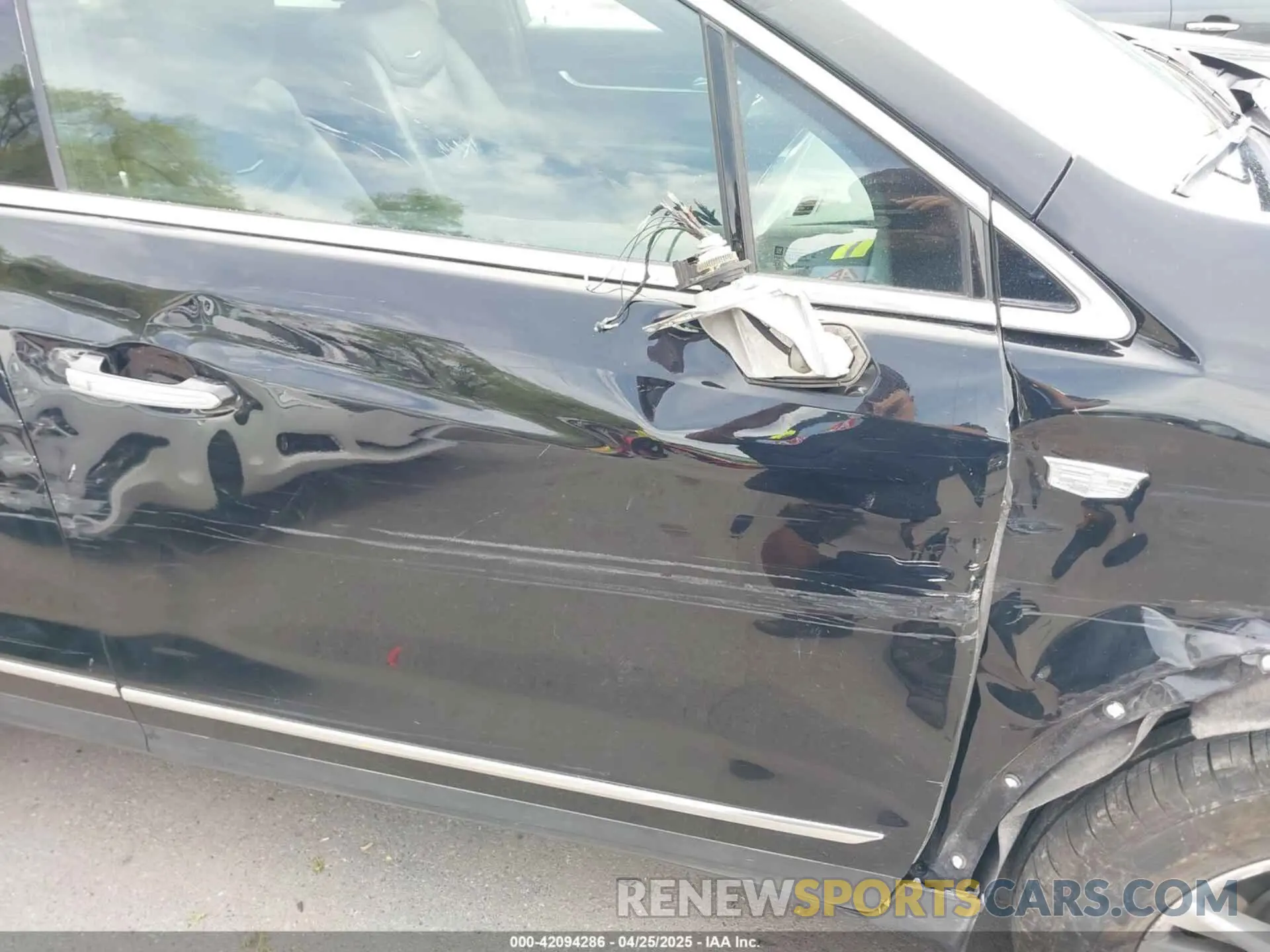 21 Photograph of a damaged car 1GYKNDRS2PZ207186 CADILLAC XT5 2023